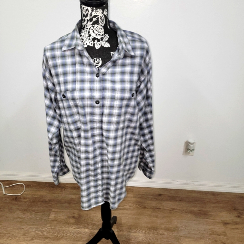 #408 Patagonia women's long sleeve button-up shirt size L